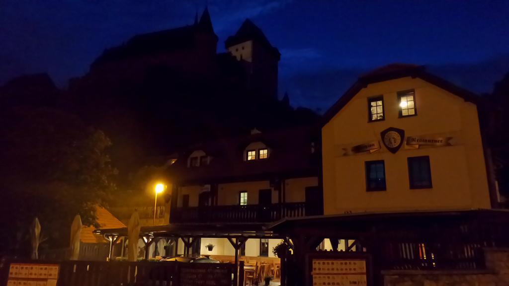 Hotel U Královny Dagmar Karlštejn Esterno foto