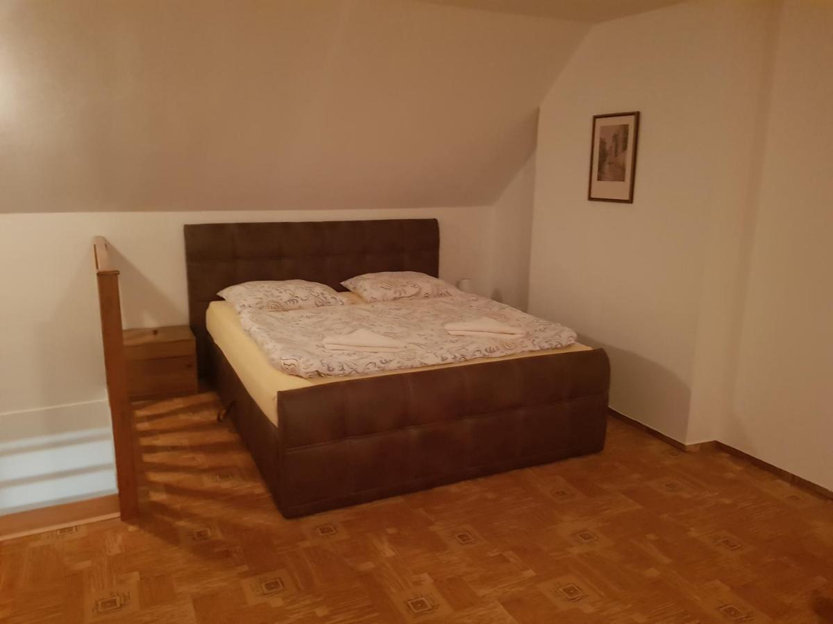 Hotel U Královny Dagmar Karlštejn Esterno foto